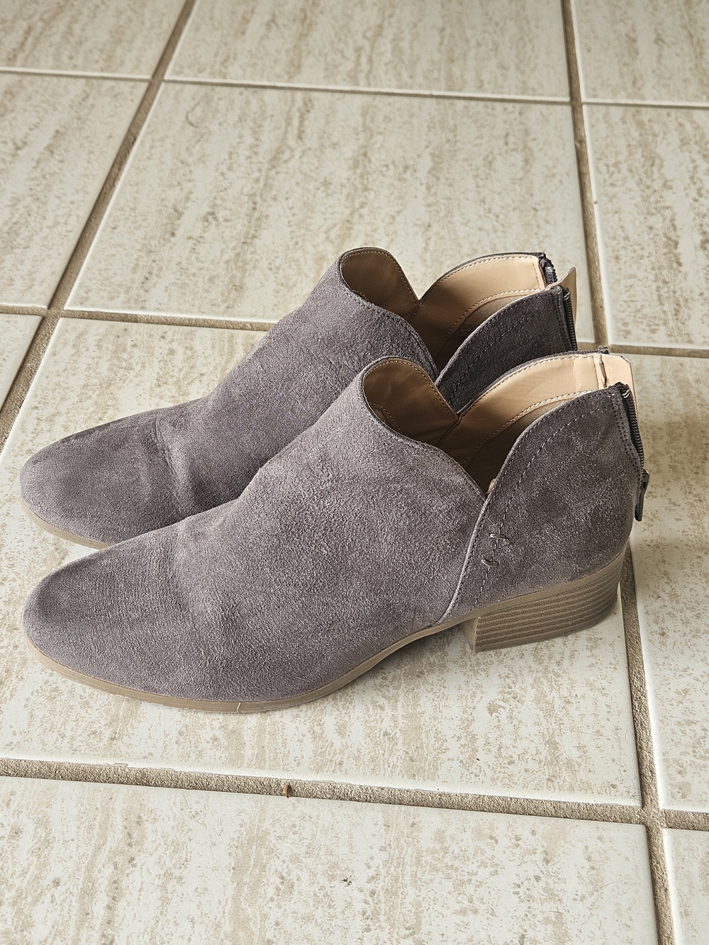 Kenneth Cole Reaction Women's Gray Suede-Look Ankle Booties Gray US 8